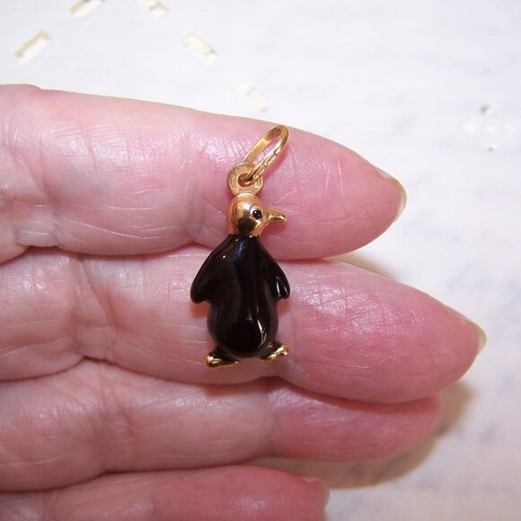 European 9K Gold Black White Enamel Penguin Pendant - Picture 4 of 6